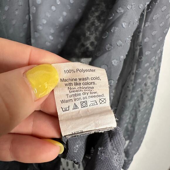 Madewell Women's Gray Sheer High Low Button Front Dot Textured Blouse Small - Picture 4 of 7